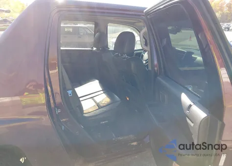 2011 Honda Ridgeline Rtl z USA, uszkodzony, nr VIN 5FPYK1F56BB001137